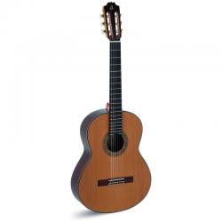 Классическая гитара, цвет натуральный ADMIRA A15