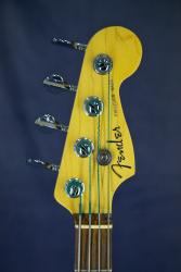 Бас-гитара, производство США, подержанная, в отличном состоянии FENDER USA Precision Bass Deluxe 1998 DN812130