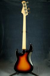 Бас-гитара, производство Япония, подержанная, в хорошем состоянии BACCHUS Universe PB-400 3-Colour Sunburst