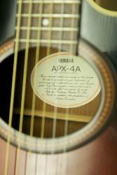 Электроакустическая гитара, подержанная YAMAHA APX-4A