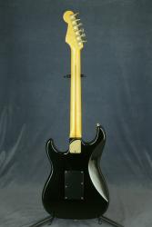 Электрогитара, Stratocaster с Floyd Rose, производство Япония, подержанная FENDER  Stratocaster STR-75 Japan E926925