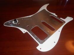 American Elite HSS Stratocaster pickguard, parchment трехслойный пластик FENDER 7708039000