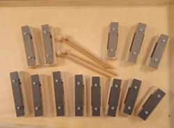 Металлофон разборный (глокеншпиль) альт 8 нот+ 5 полутонов, 13 палочек, в кейсе SINKOPA SGBA13