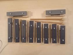 Металлофон разборный (глокеншпиль) сопрано 8 нот+ 2 полутона, 2 палочки SINKOPA SGBS10