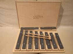 Металлофон разборный (глокеншпиль) сопрано 8 нот+ 2 полутона, 10 палочек, в кейсе SINKOPA SGBS11