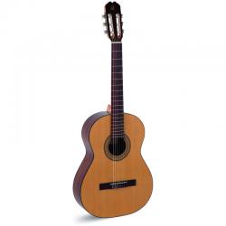 Электроакустическая классическая гитара, цвет натуральный ADMIRA Juanita-EF