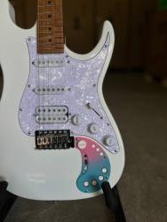 Электрогитара, в комплекте чехол и аксессуары BULLFIGHTER D-160SE With bag, White