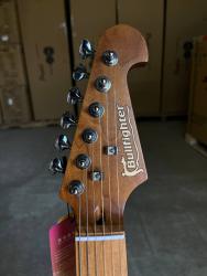 Электрогитара, в комплекте чехол и аксессуары BULLFIGHTER D-160SE With bag, White