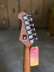 Электрогитара, в комплекте чехол и аксессуары BULLFIGHTER D-160SE With bag, White