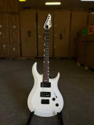 Электрогитара, чехол в комплекте BULLFIGHTER D-180 With bag, White