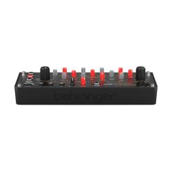 Аналоговый синтезатор, 27 сенсорных клавиш, VCO, VCF и VCA BEHRINGER PHARA-O MINI