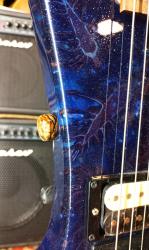 Компактная электрогитара с корпусом из смолы с шишками SHAMRAY Рыбка Тынку N025183