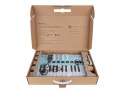 MIDI клавиатура 25 клавиш, 8 энкодеров, 8 RGB пэдов, 8 фейдеров, дисплей, сенсорные регуляторы Pitch/Modulation, MIDI-выход, 1/4