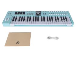 MIDI клавиатура 49 клавиш, LCD дисплей, 9 энкодеров, 8 пэдов, 9 фейдеров, 12 кнопок управления, колеса высоты тона и модуляции, 1/4