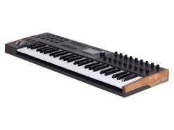 MIDI клавиатура 49 клавиш, полувзвешенная механика, дисплей, 12 пэдов , 9 фейдеров, 9 поворотных регуляторов, 3 входа для подключения педалей, MIDI in/out, USB-C ARTURIA KeyLAB 49 MK3 Black