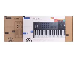 MIDI клавиатура 61 клавиша, полувзвешенная механика, дисплей, 12 пэдов , 9 фейдеров, 9 поворотных регуляторов, 3 входа для подключения педалей, MIDI in/out, USB-C ARTURIA KeyLAB 61 MK3 Black