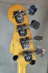 Бас-гитара подержанная FENDER Deluxe Active Jazz Bass 1997