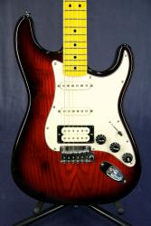 Электрогитара Stratocaster, подержанная SQUIER by FENDER Stratocaster CGS1032309