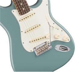 Электрогитара American Pro Stratocaster, цвет соник грэй, палисандровая накладка грифа FENDER AM PRO STRAT RW SNG