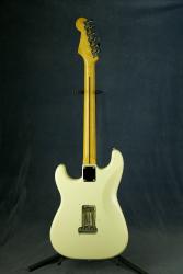 серийный номер E900316, год 1984 FENDER Stratocaster Standard Japan E900316