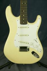 Электрогитара, реплика Strat, изготовлена в 1977 году GUYATONE Custom Stratocaster