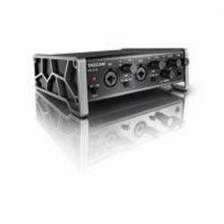 Внешняя звуковая карта USB 2.0, 24bit/96kHz, Mic preamps EIN >--127dBu, s/n ratio -0.003% TASCAM US-2x2