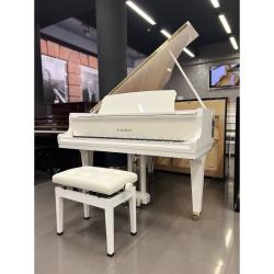 Рояль, длина 153 см, белый полированный, еловая дека, механизм Millennium III KAWAI GL10 WH P