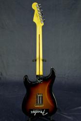 Электрогитара, производство 2010 года FENDER Stratocaster USA 10040860