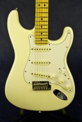 Год 2002 , номер US12138548 FENDER  Fender American Standard Stratocaster US12138548