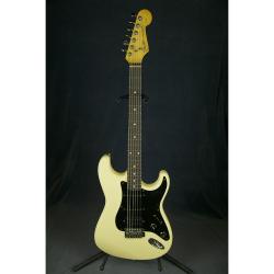 Электрогитара Stratocaster, производство Япония, подержанная, состояние хорошее FENDER Stratocaster Japan E-series (E955754)