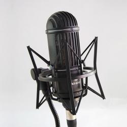 Микрофон ленточный, черный, в деревянном футляре  ОКТАВА МЛ-52-02-Ч-ФДМ1-01