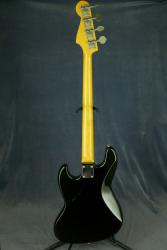 Бас-гитара, производство Япония, 1984 год SQUIER by FENDER Jazz Bass Japan E660419