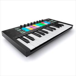 Миди-клавиатура, 25 клавиш, Pitch/Mod контроллеры, полноцветные пэды, питание от USB NOVATION Launchkey 25 MK3