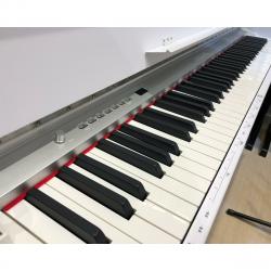 Цифровое пианино на стойке с педалями, белое NUX WK-310-White