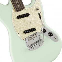 Электрогитара, цвет салатовый, в комплекте чехол FENDER AMERICAN PERFORMER MUSTANG RW SATIN SONIC BLUE