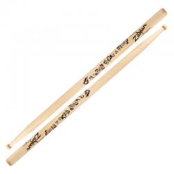 Подписные барабанные палочки с деревянным наконечником ZILDJIAN Artist Series Travis Barker Famous Natural Drumsticks