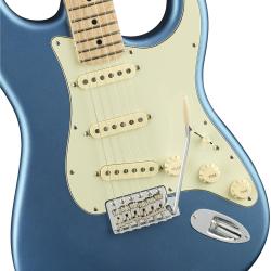 Электрогитара, цвет синий, в комплекте чехол FENDER AMERICAN PERFORMER STRATOCASTER, MN, SATIN LAKE PLACID BLUE