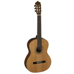 Классическая гитара, размер 7/8, верхняя дека: массив кедра, задняя дека и обечайка: махагон, гриф: ... LA MANCHA Rubi C/63