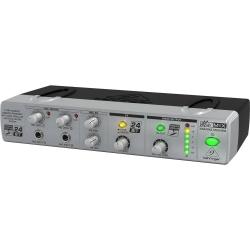 Караоке-процессор для работы с источниками сигнала BEHRINGER MIX800